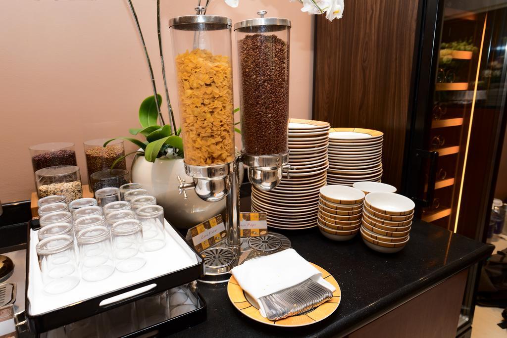 Norfolk Mansion - Luxury Serviced Apartment Хошимин Экстерьер фото